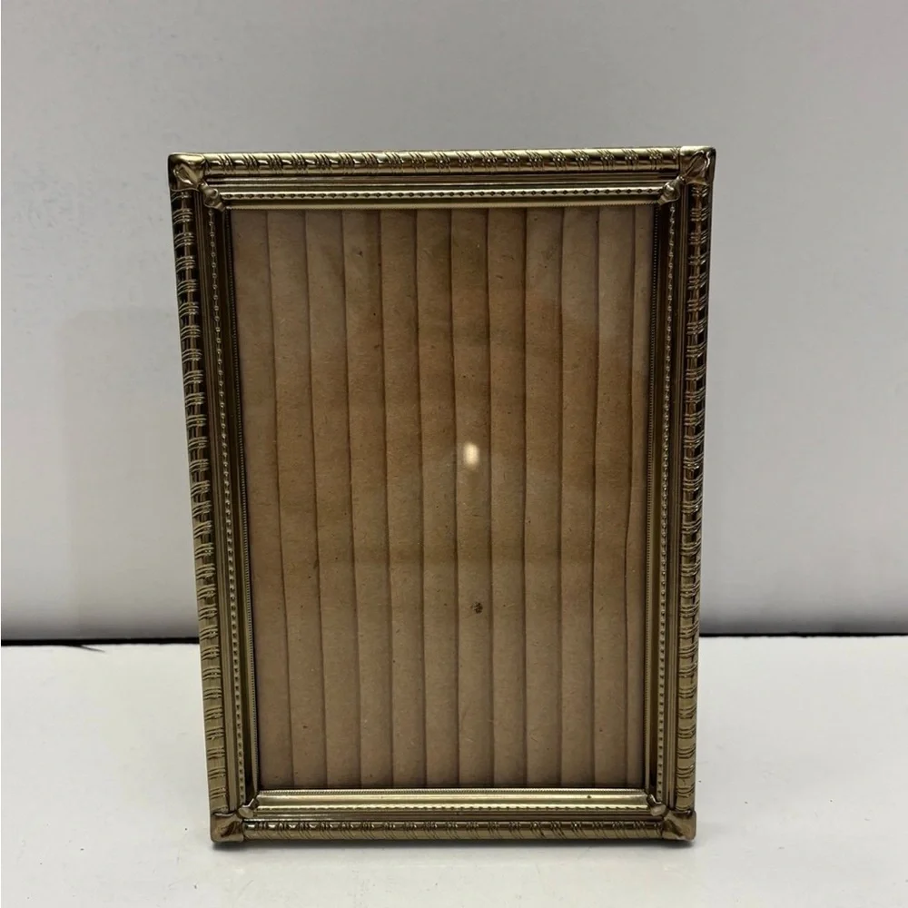 Vintage gold tone picture frame